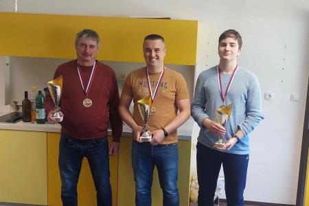 op šah 25 prvi trije s